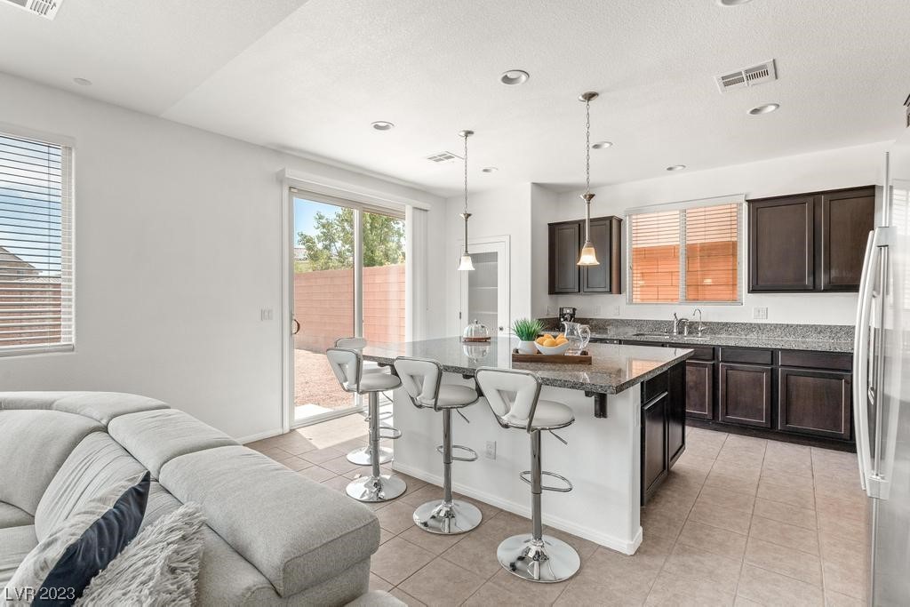 1637 Luna Vista Place