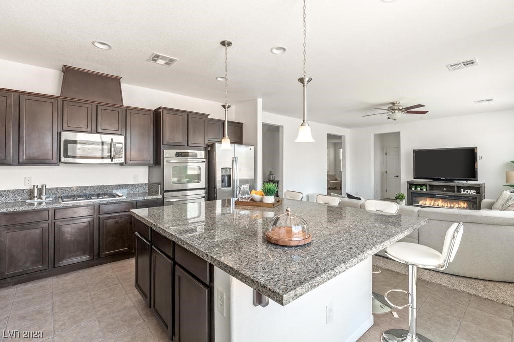 1637 Luna Vista Place