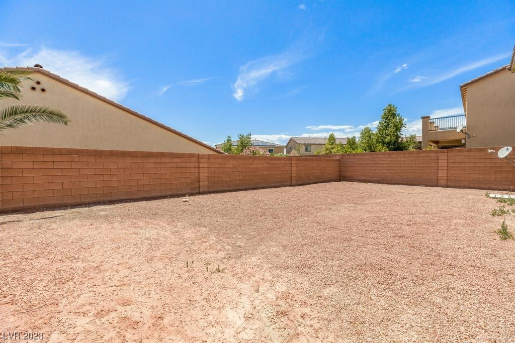 1637 Luna Vista Place