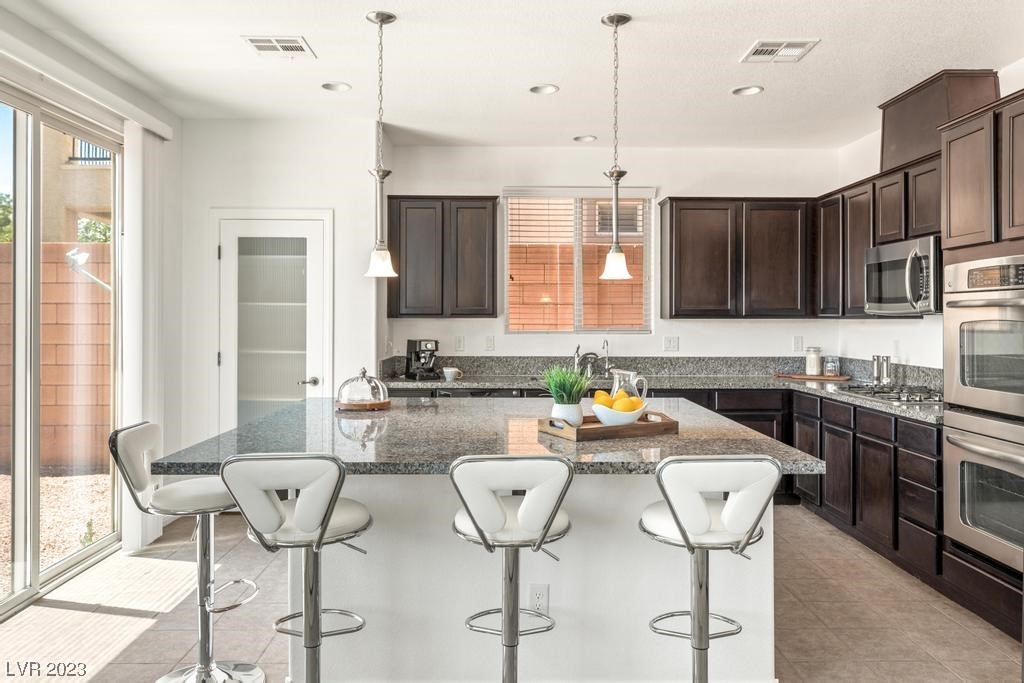 1637 Luna Vista Place