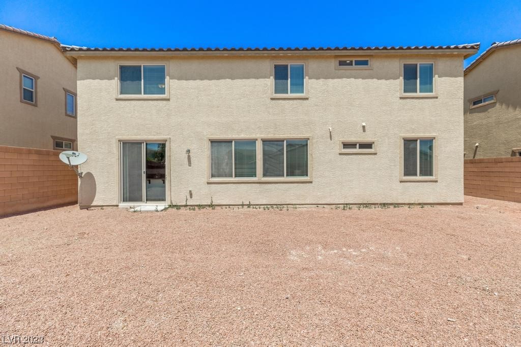 1637 Luna Vista Place