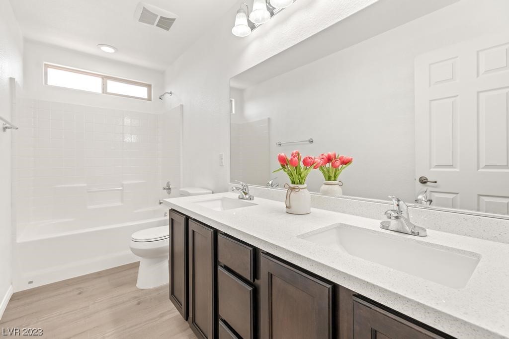 1637 Luna Vista Place