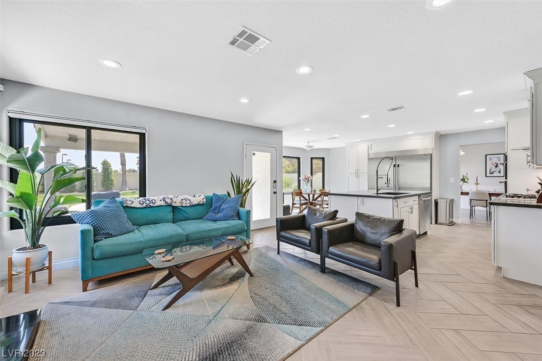 328 Humboldt South Drive