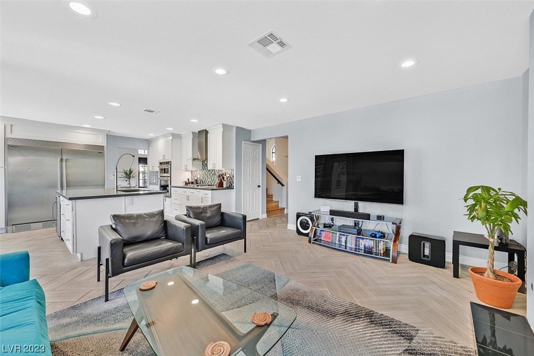 328 Humboldt South Drive