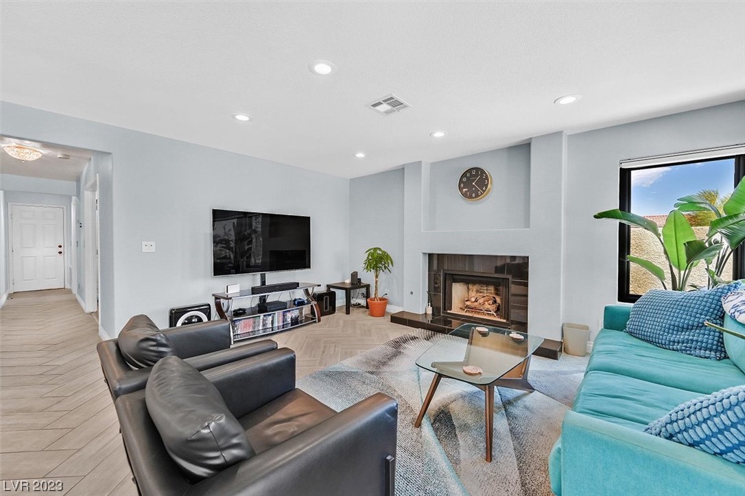 328 Humboldt South Drive