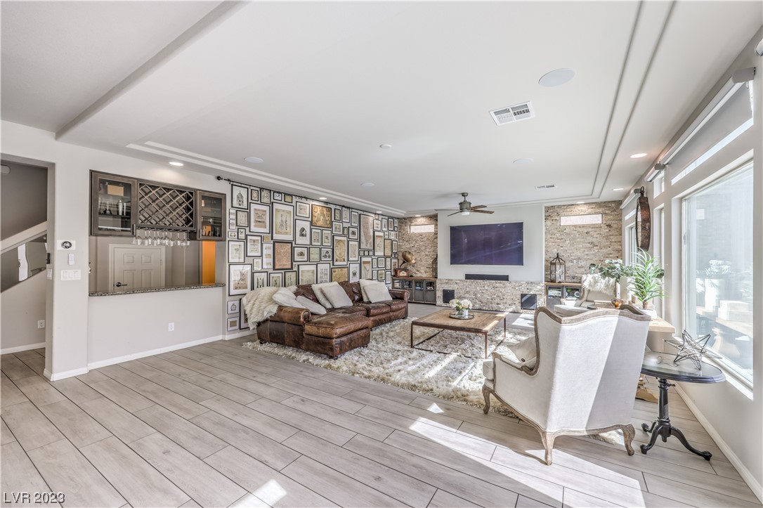 9742 Russian Hill Street