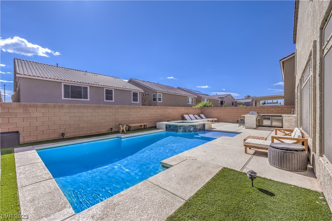 9742 Russian Hill Street