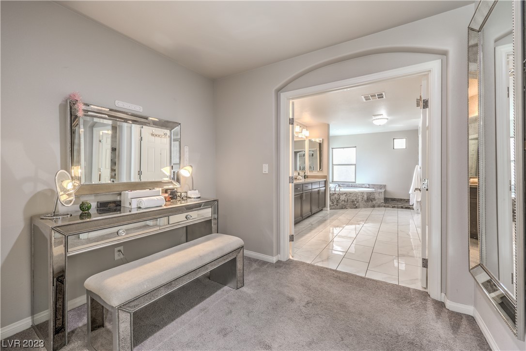 9742 Russian Hill Street