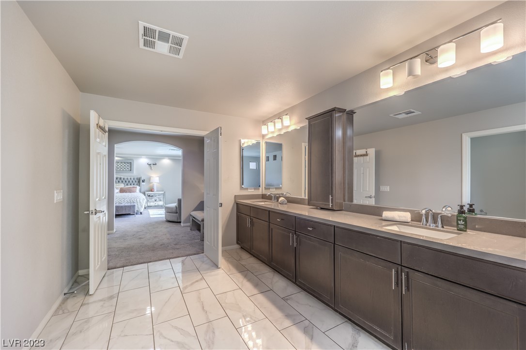 9742 Russian Hill Street