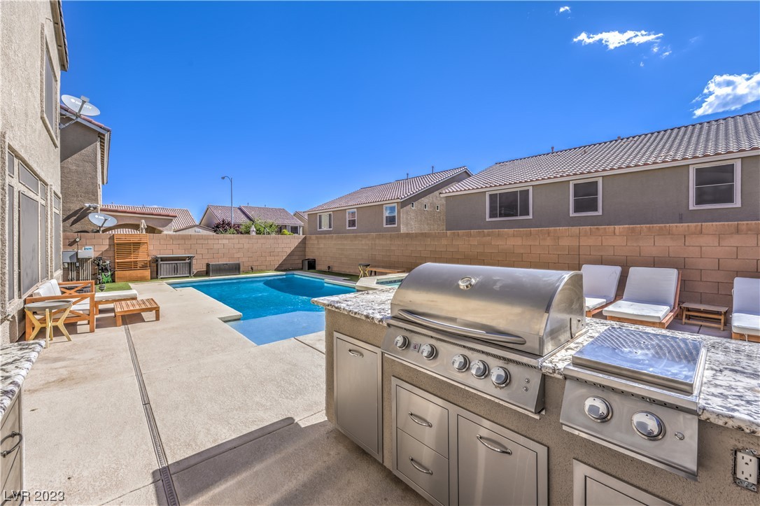 9742 Russian Hill Street