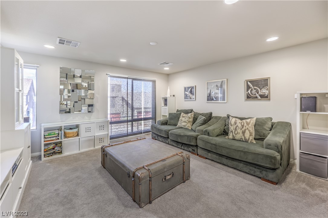 9742 Russian Hill Street