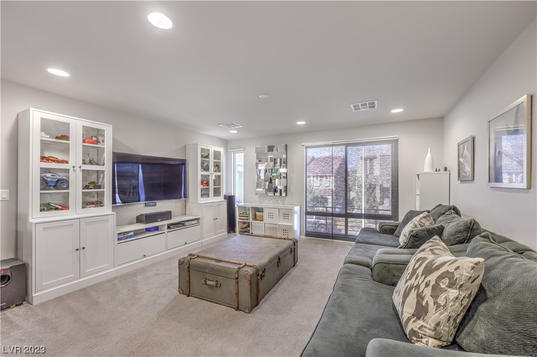 9742 Russian Hill Street