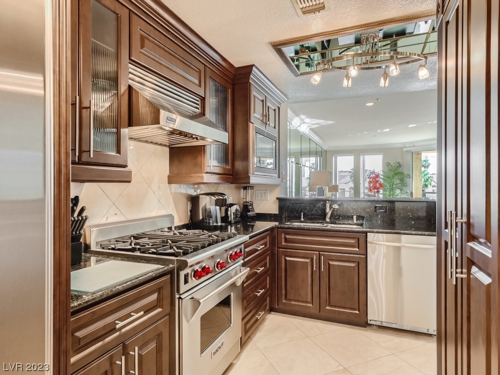 230 E Flamingo Road Unit: 223