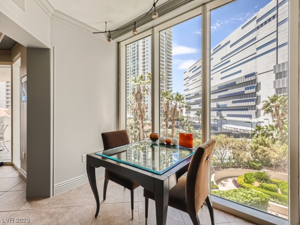 2747 Paradise Road Unit: 305
