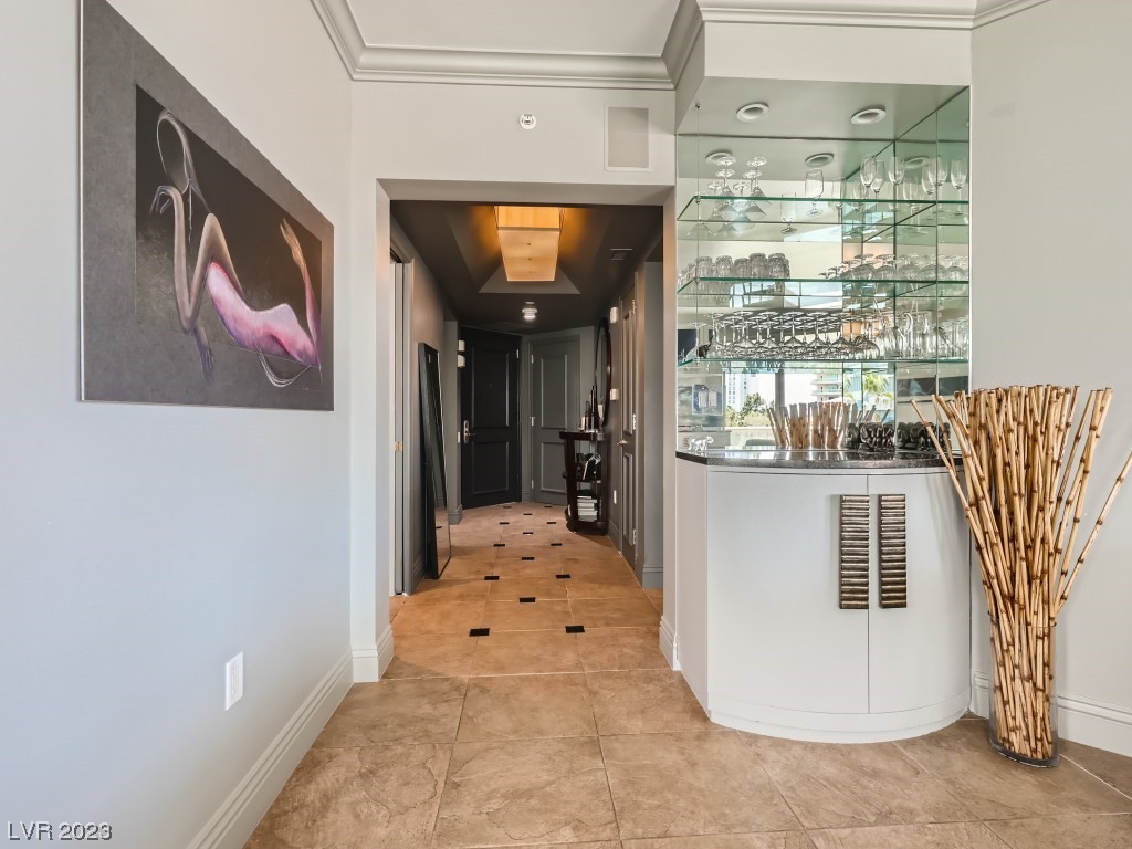 2747 Paradise Road Unit: 305