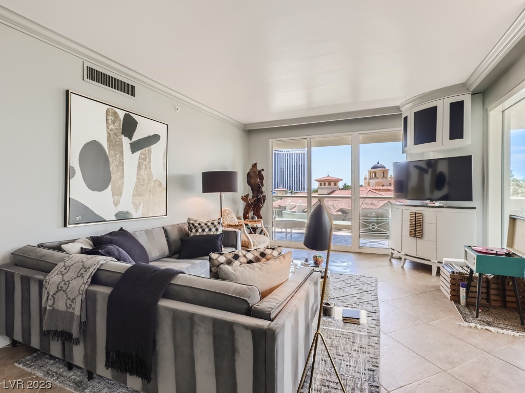 2747 Paradise Road Unit: 305