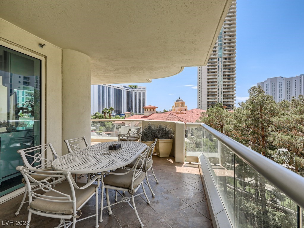 2747 Paradise Road Unit: 305
