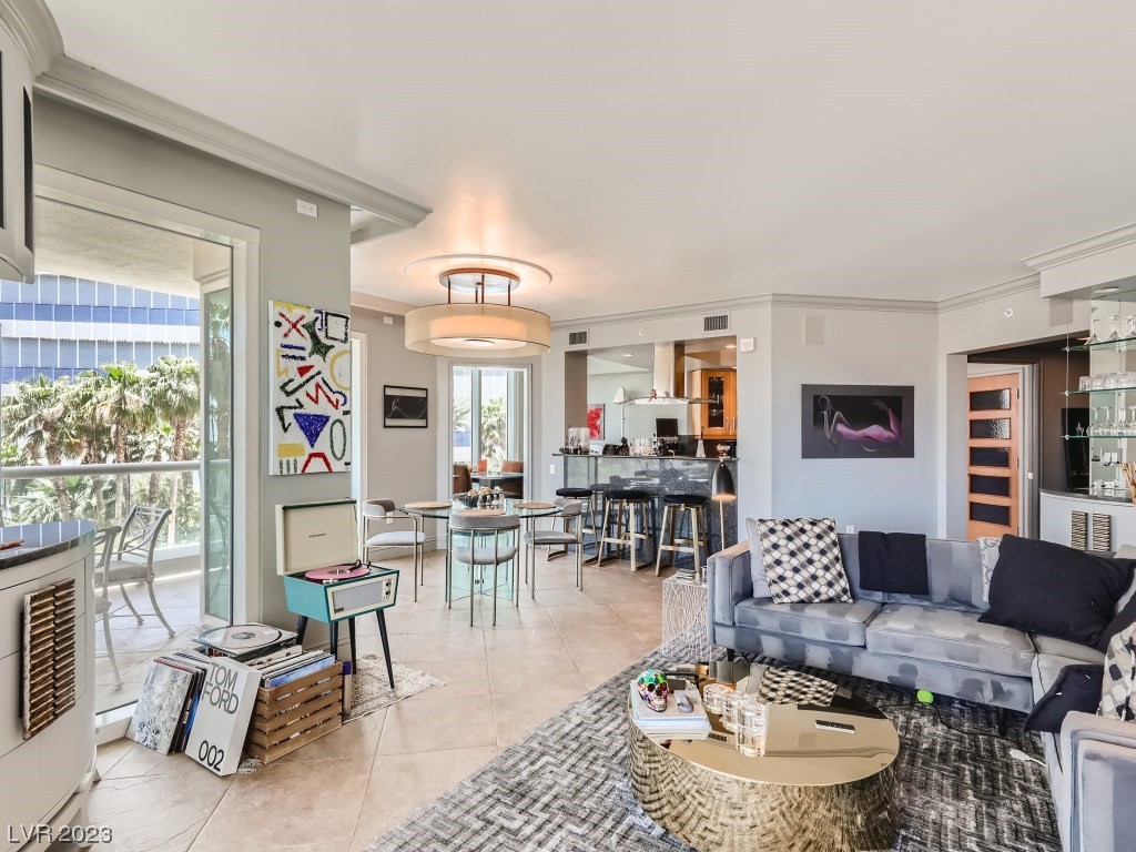 2747 Paradise Road Unit: 305