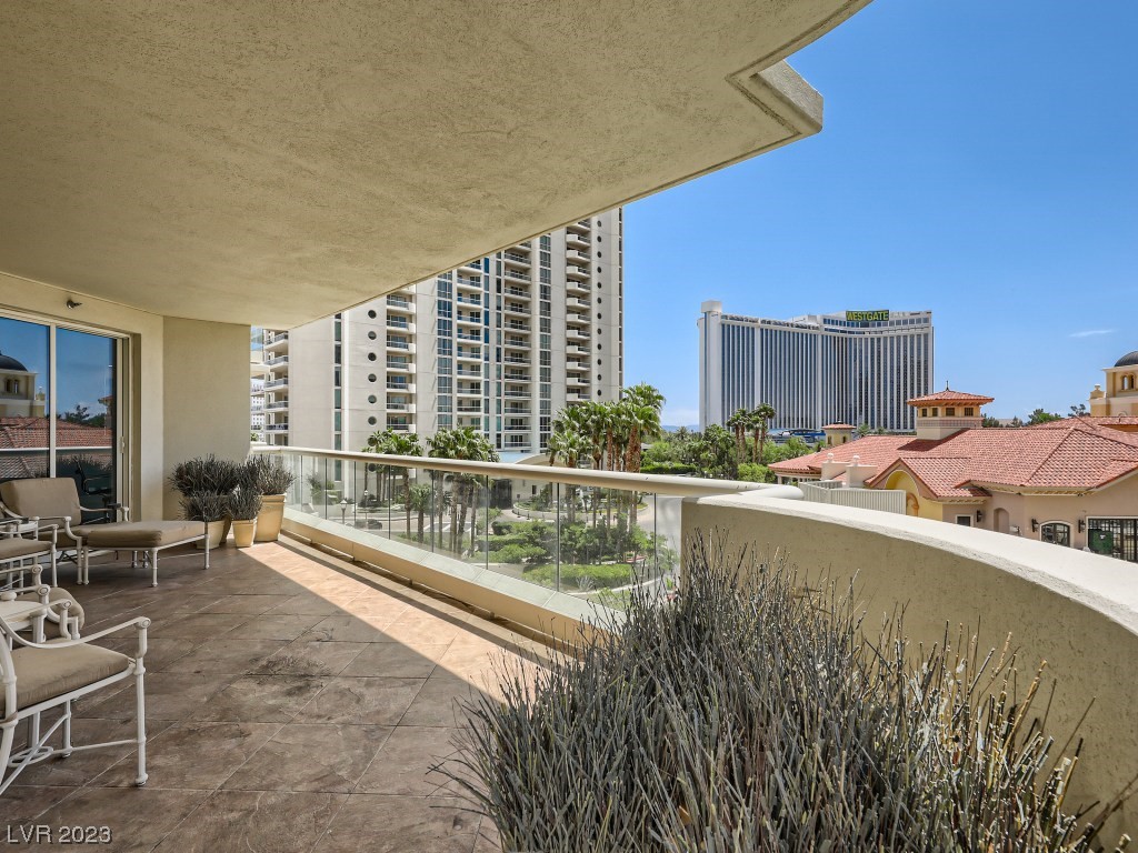 2747 Paradise Road Unit: 305