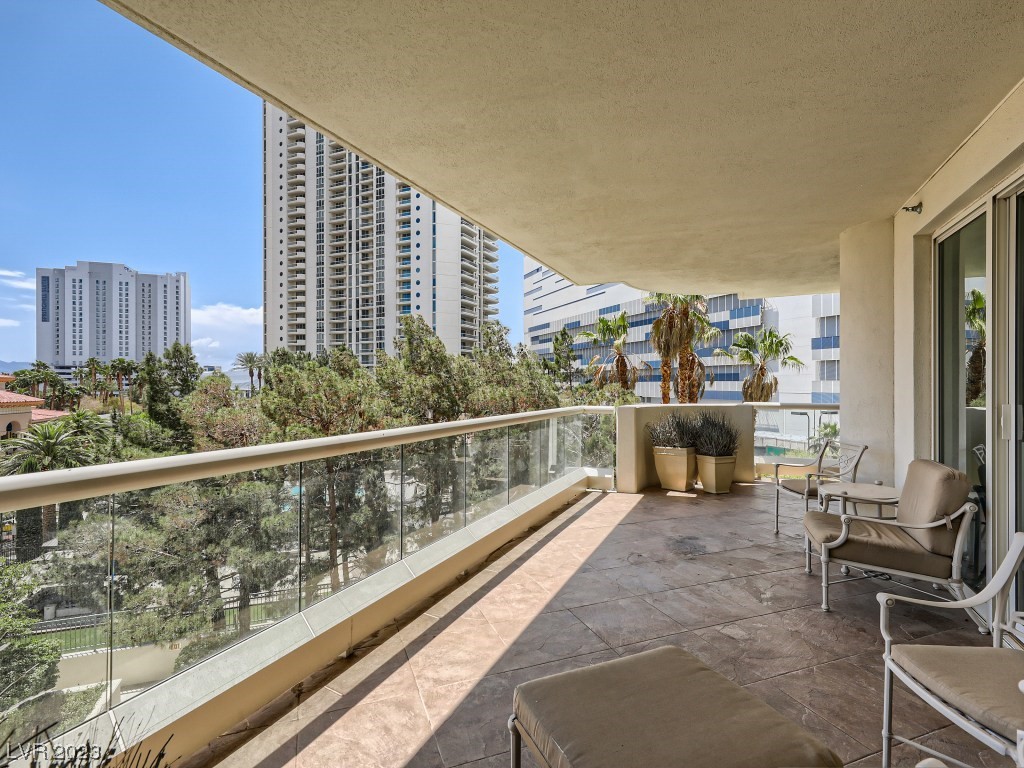 2747 Paradise Road Unit: 305
