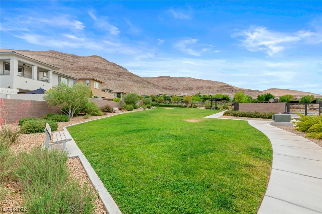 10290 Apache Blue Avenue
