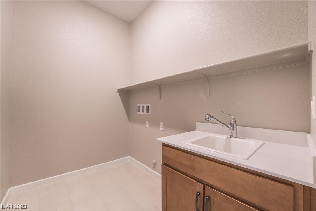 8989 Pinyon Bluff Street