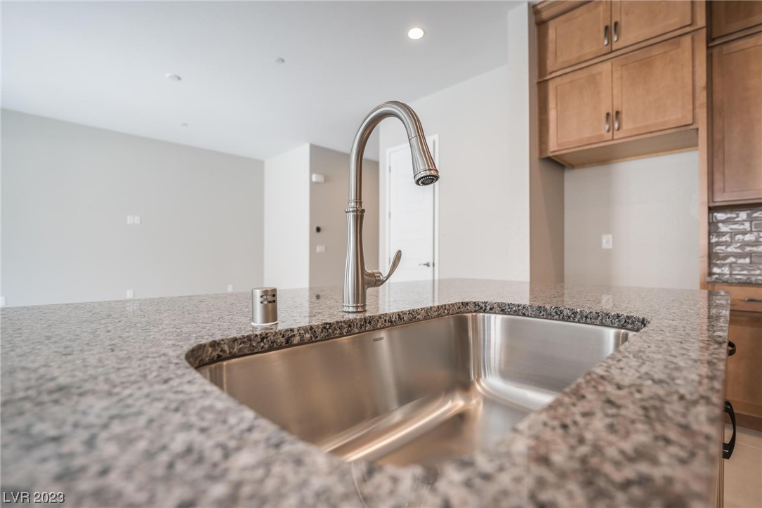 8989 Pinyon Bluff Street