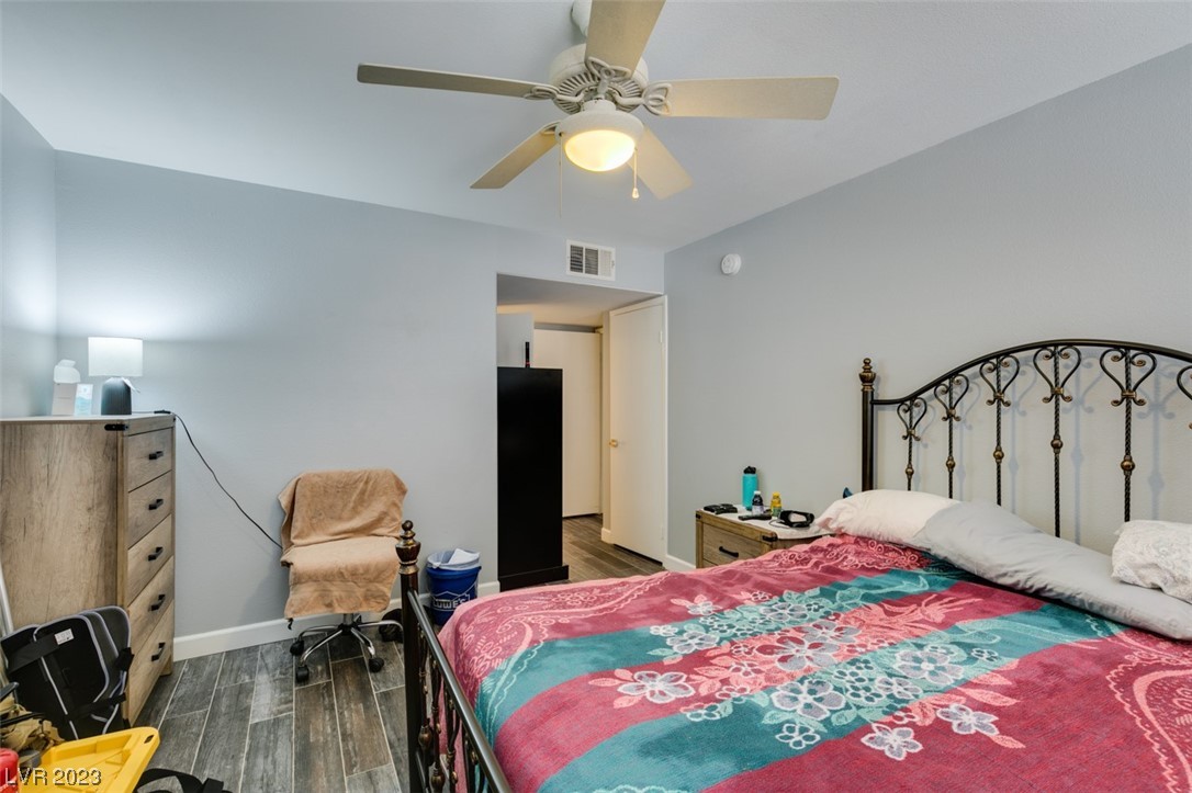 3425 E Russell Road Unit: 140