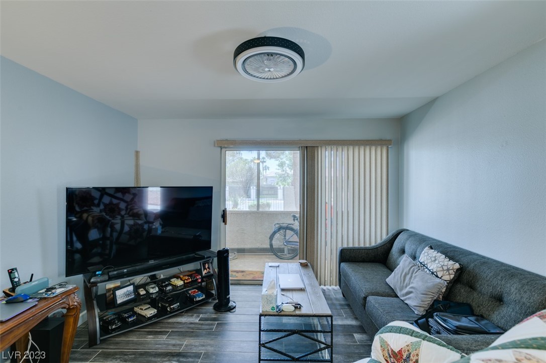 3425 E Russell Road Unit: 140