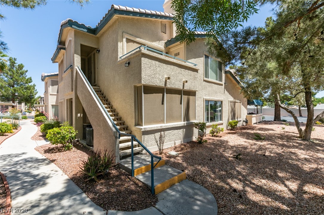 3425 E Russell Road Unit: 140