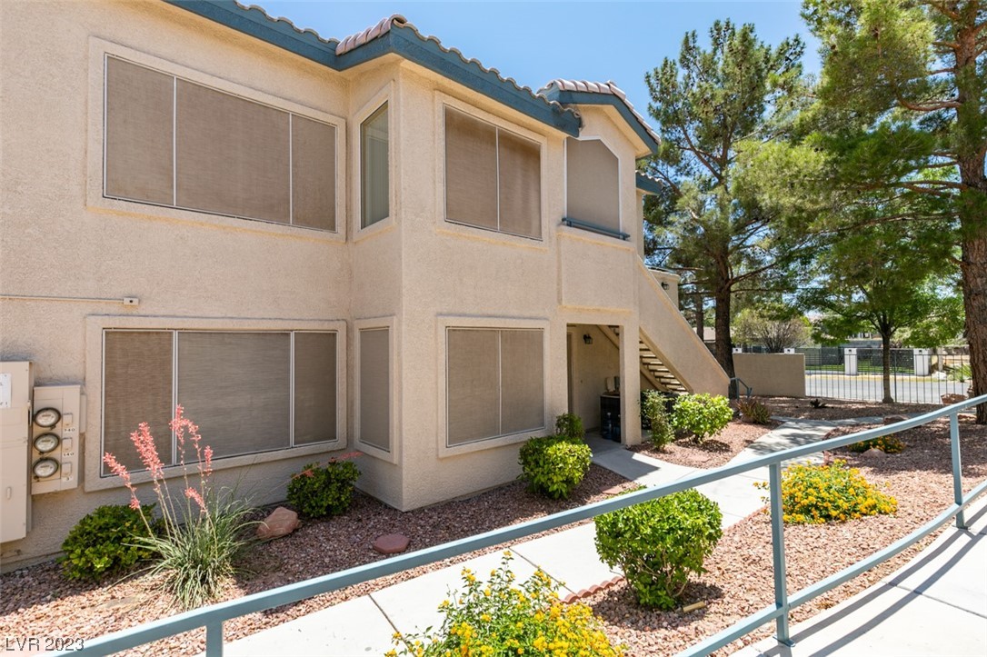 3425 E Russell Road Unit: 140