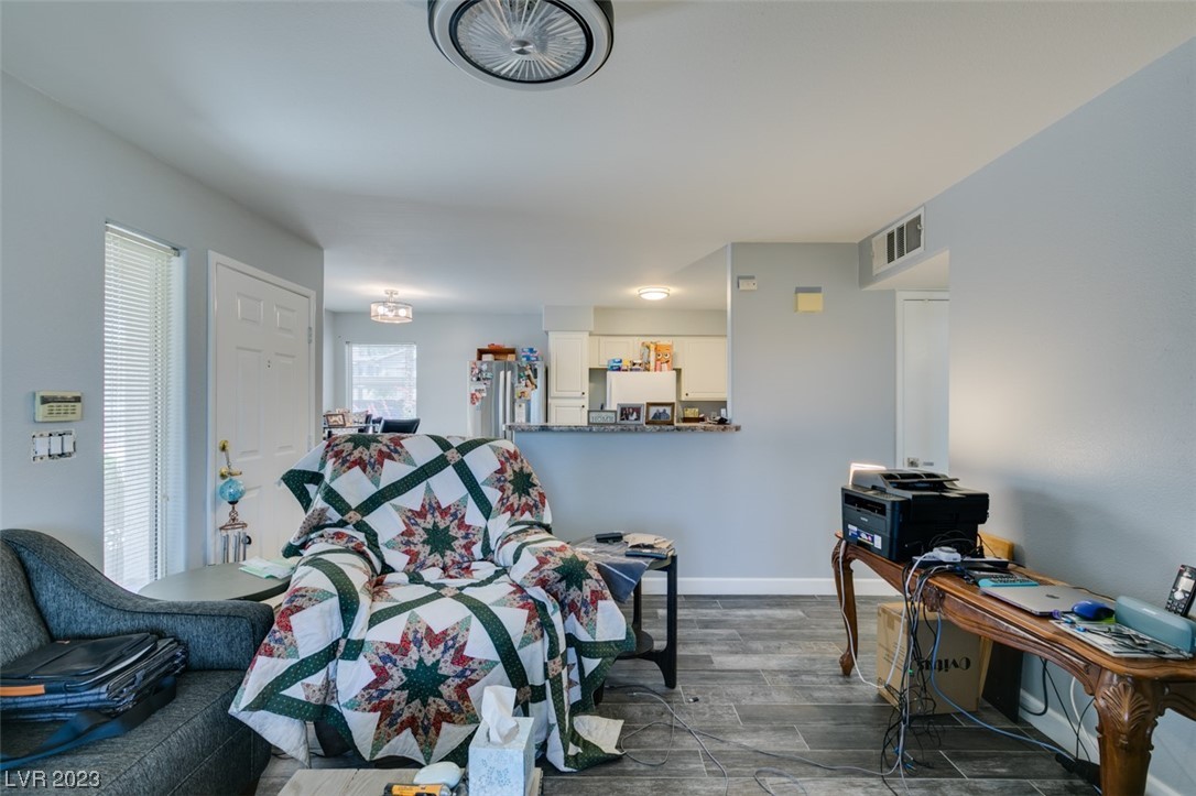 3425 E Russell Road Unit: 140