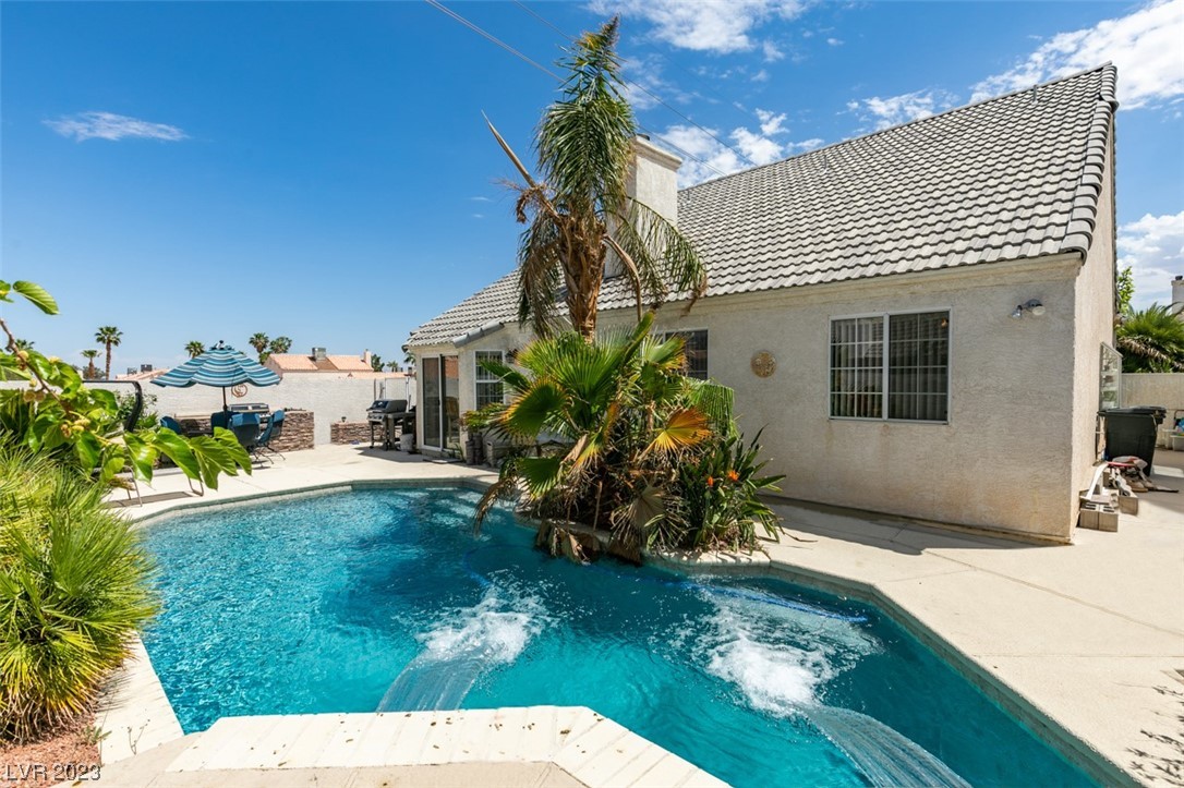 8300 Hatteras Court