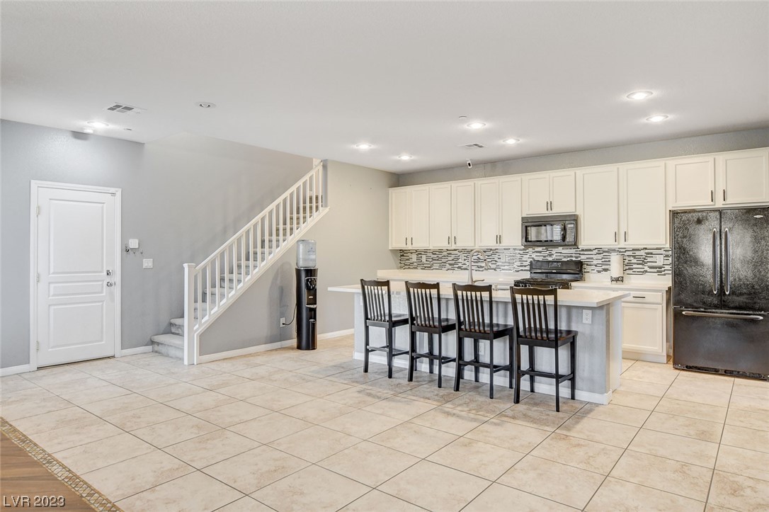 3181 Subtle Color Avenue
