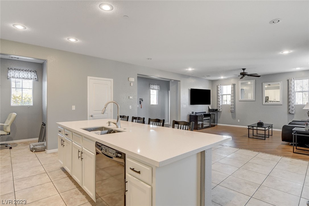 3181 Subtle Color Avenue