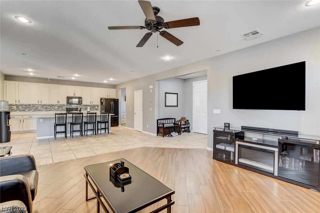 3181 Subtle Color Avenue