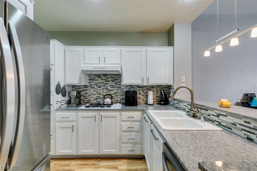 75 E Agate Avenue Unit: 301