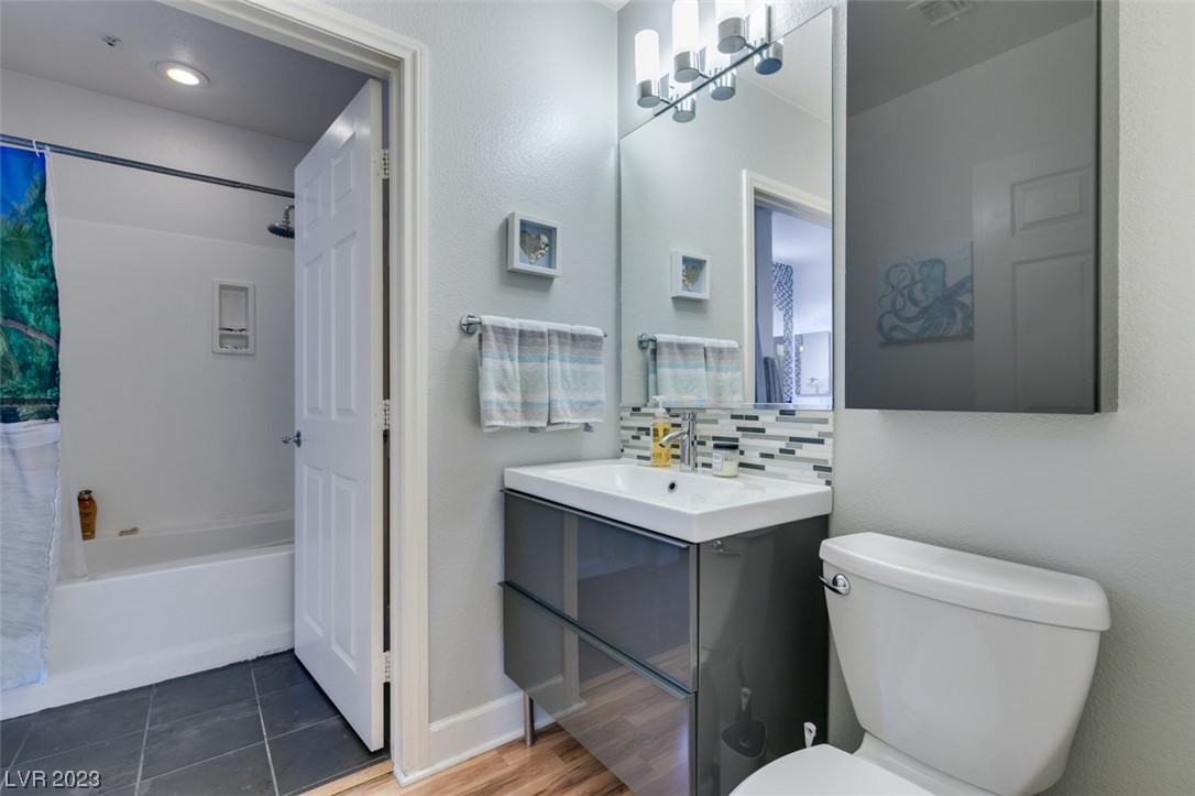 75 E Agate Avenue Unit: 301