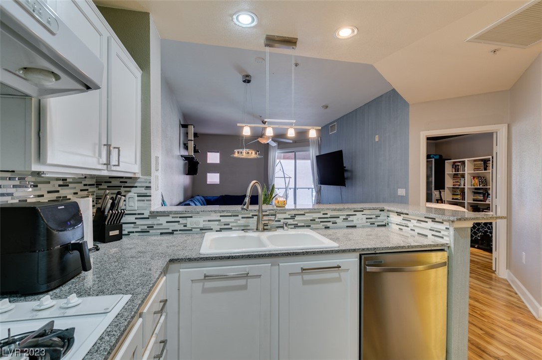 75 E Agate Avenue Unit: 301