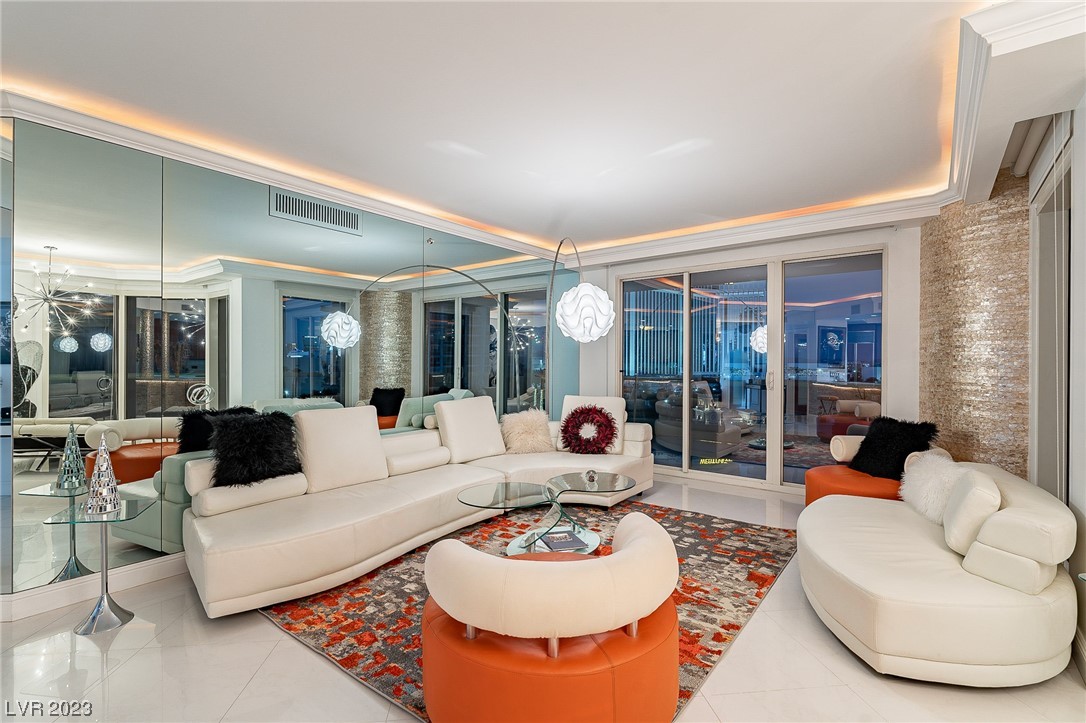 2747 Paradise Road Unit: 605