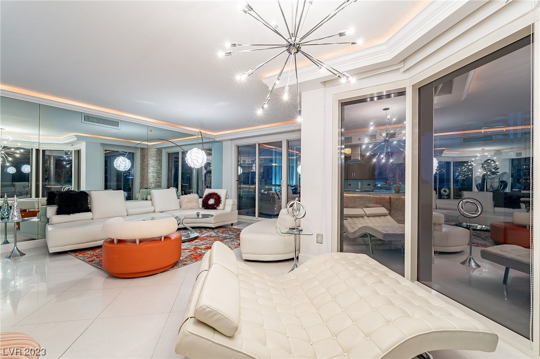 2747 Paradise Road Unit: 605