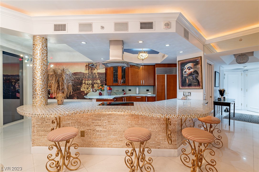 2747 Paradise Road Unit: 605