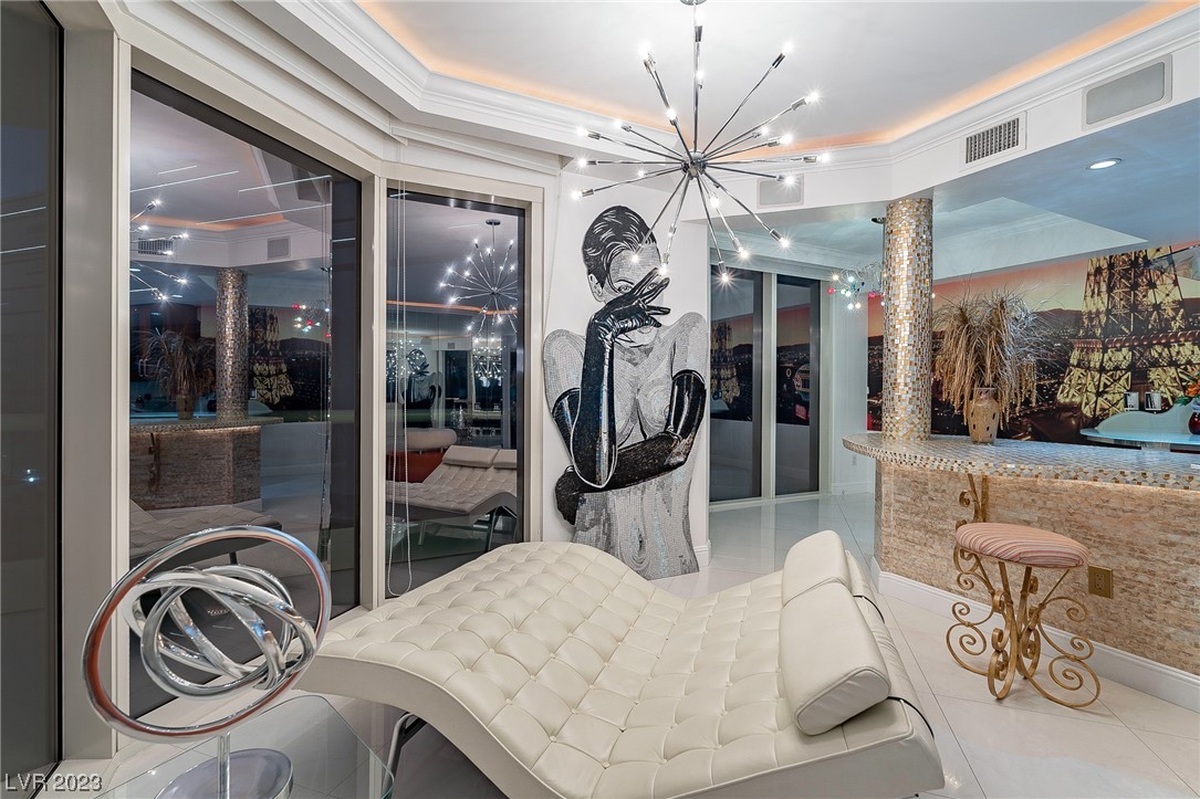 2747 Paradise Road Unit: 605
