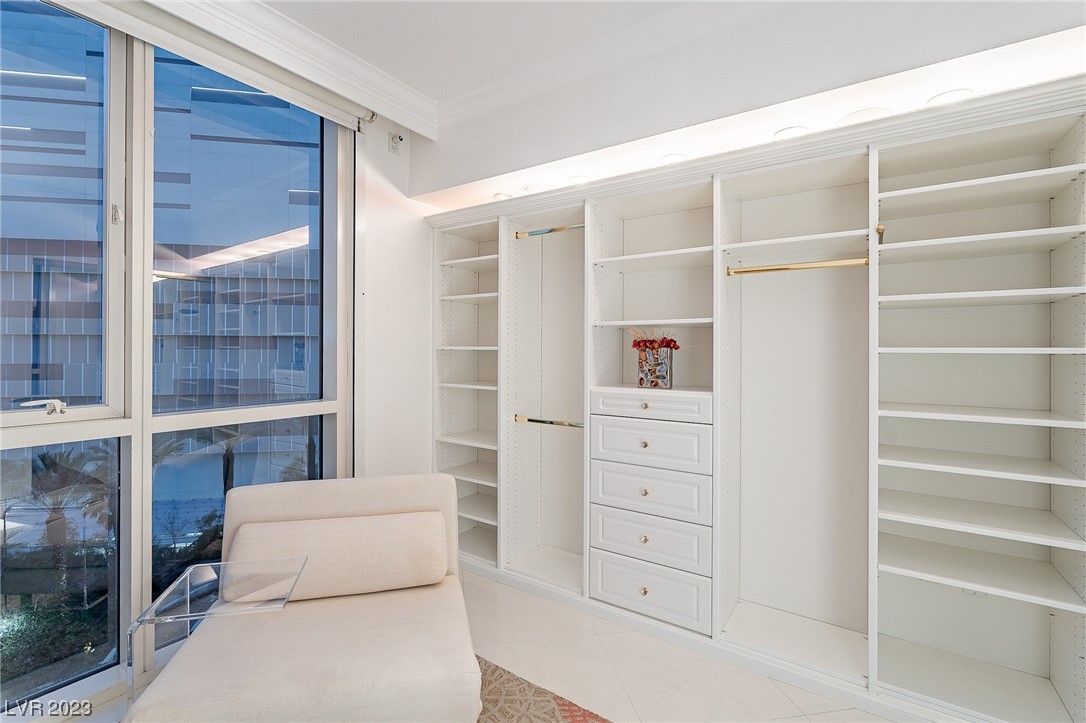 2747 Paradise Road Unit: 605