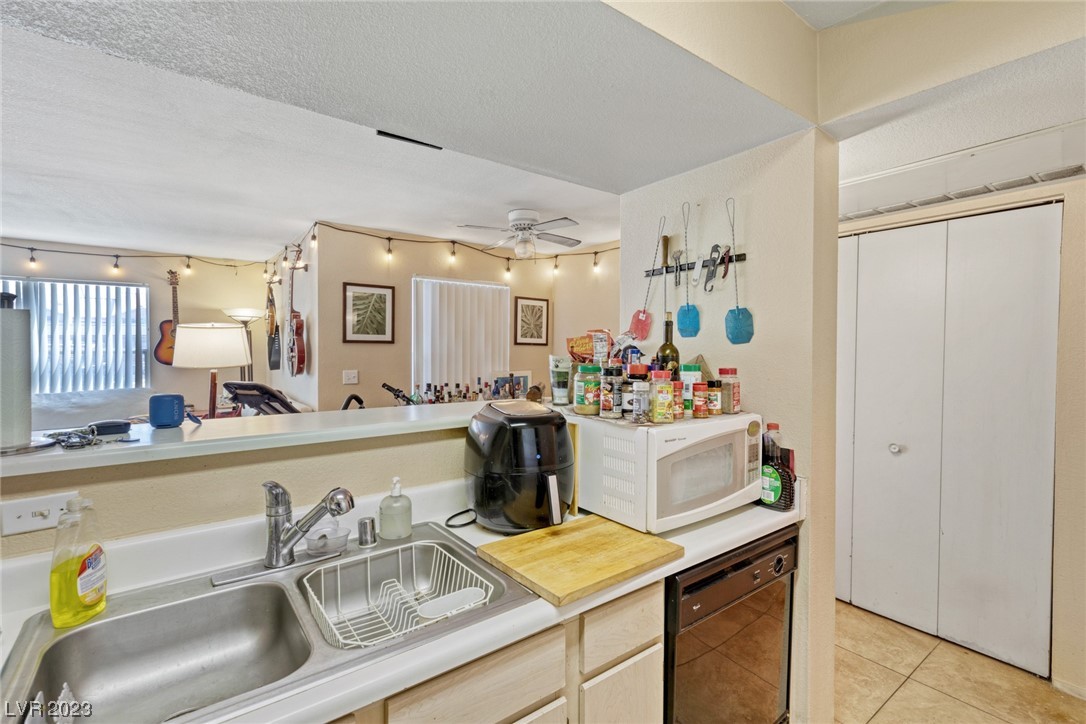 1150 N Buffalo Drive Unit: 1045