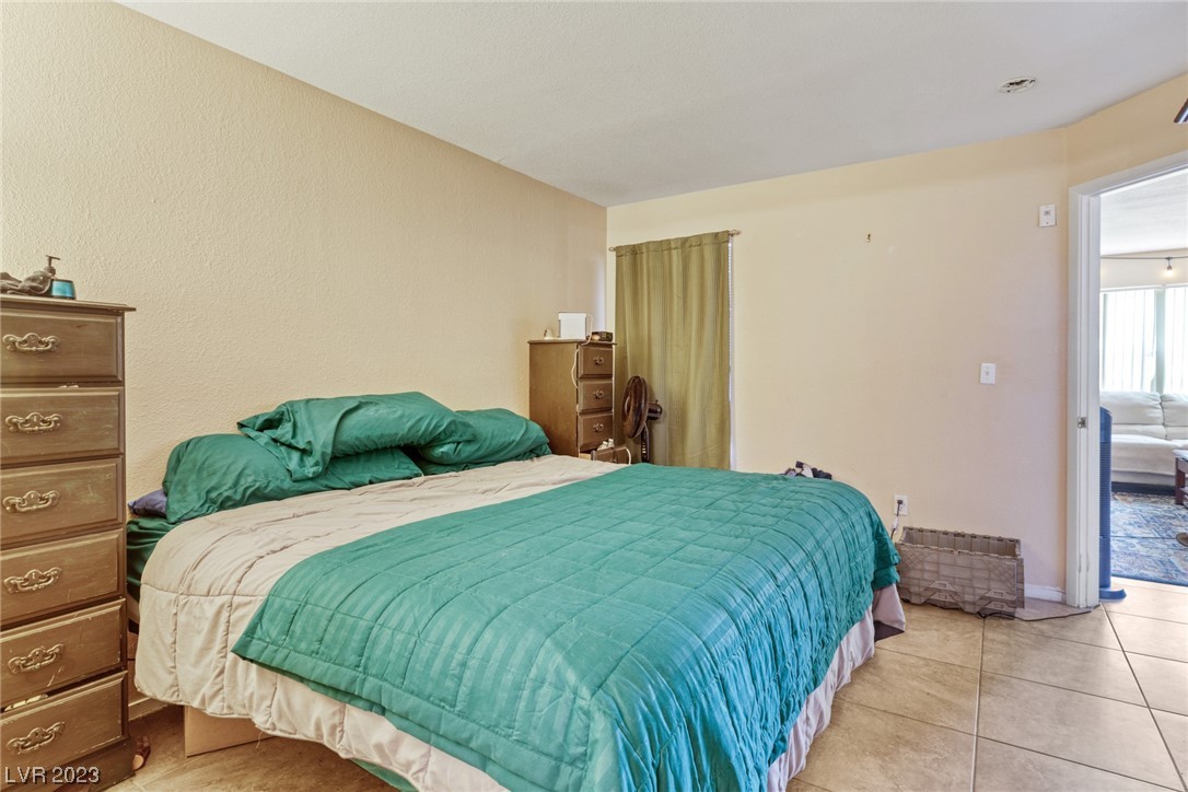 1150 N Buffalo Drive Unit: 1045