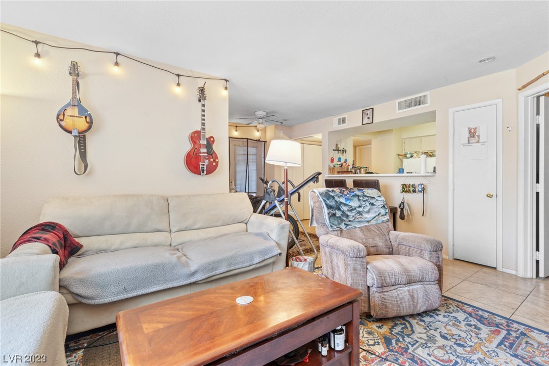 1150 N Buffalo Drive Unit: 1045