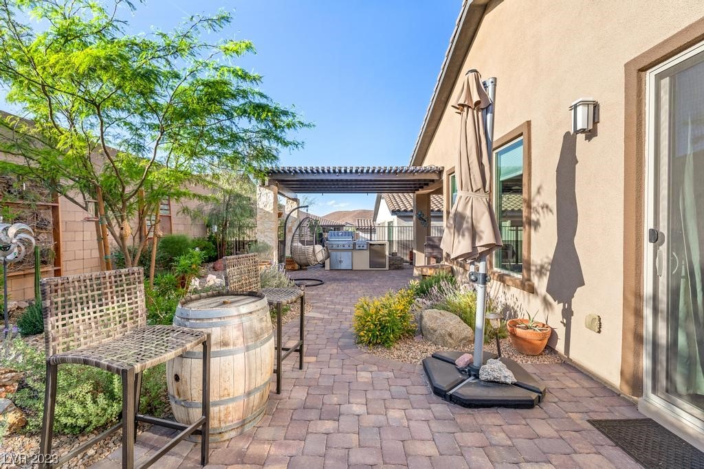 89 Lake Oasis Street