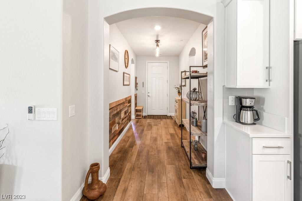 89 Lake Oasis Street