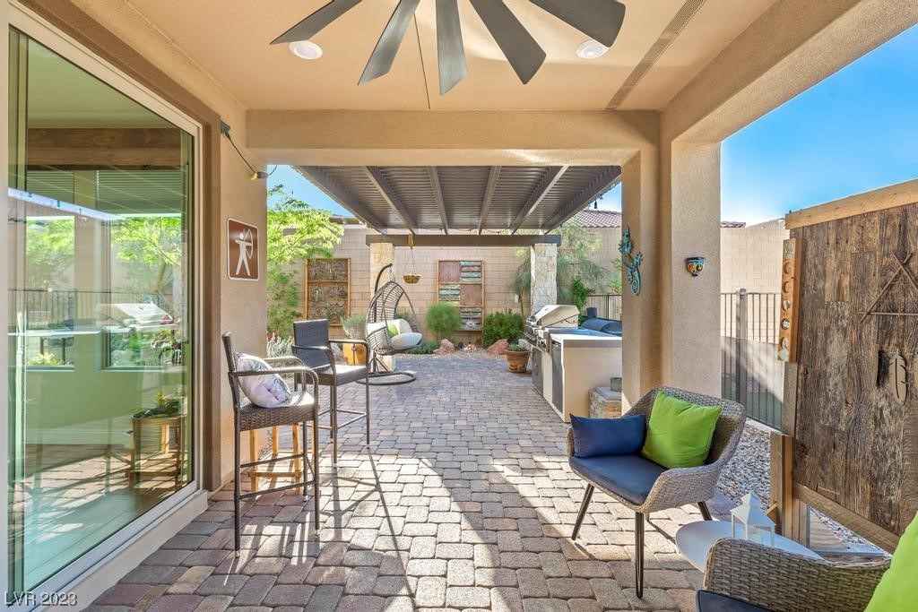 89 Lake Oasis Street